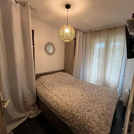 Apartment Charming With Superb Terrace - *